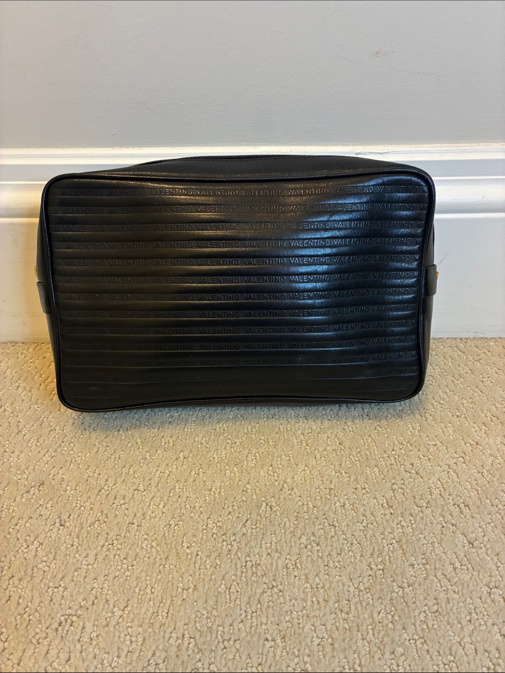 VTG Mario Valentino Black Embossed Leather Pouch Cosmetic Case Clutch Italy👝
